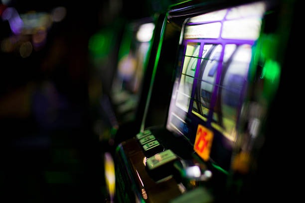 dolar slot roulette table interface on mobile showing wheel, betting grid, and live dealer