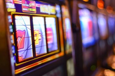 dolar slot web app on iOS Safari showing add-to-home-screen prompt